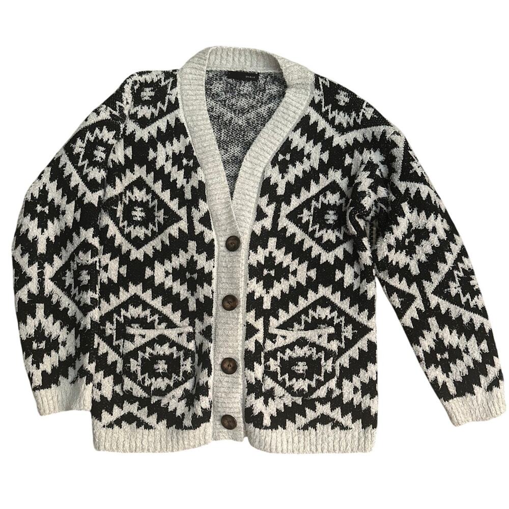 On Blue brand Grey and Black Aztec Tribal Print Cardigan Sweater